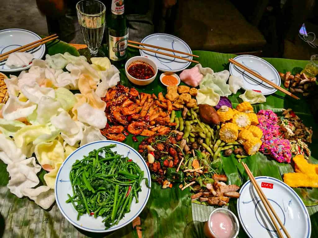 Beijing travel guide table of Yunaan food