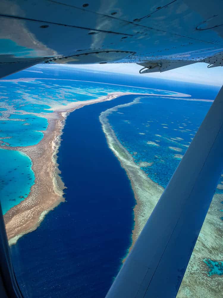 Great barrier reef scenic flight