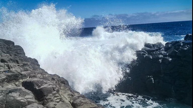 Waves crashing over Crystal Pool