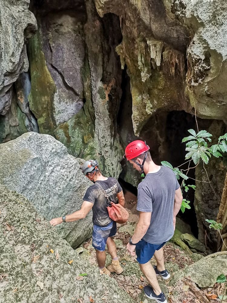 Capricorn caves tour